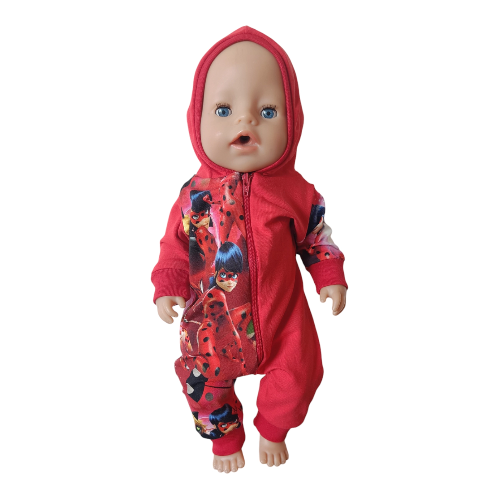 Kombekas lepatriinud ja kass (nukuriided)