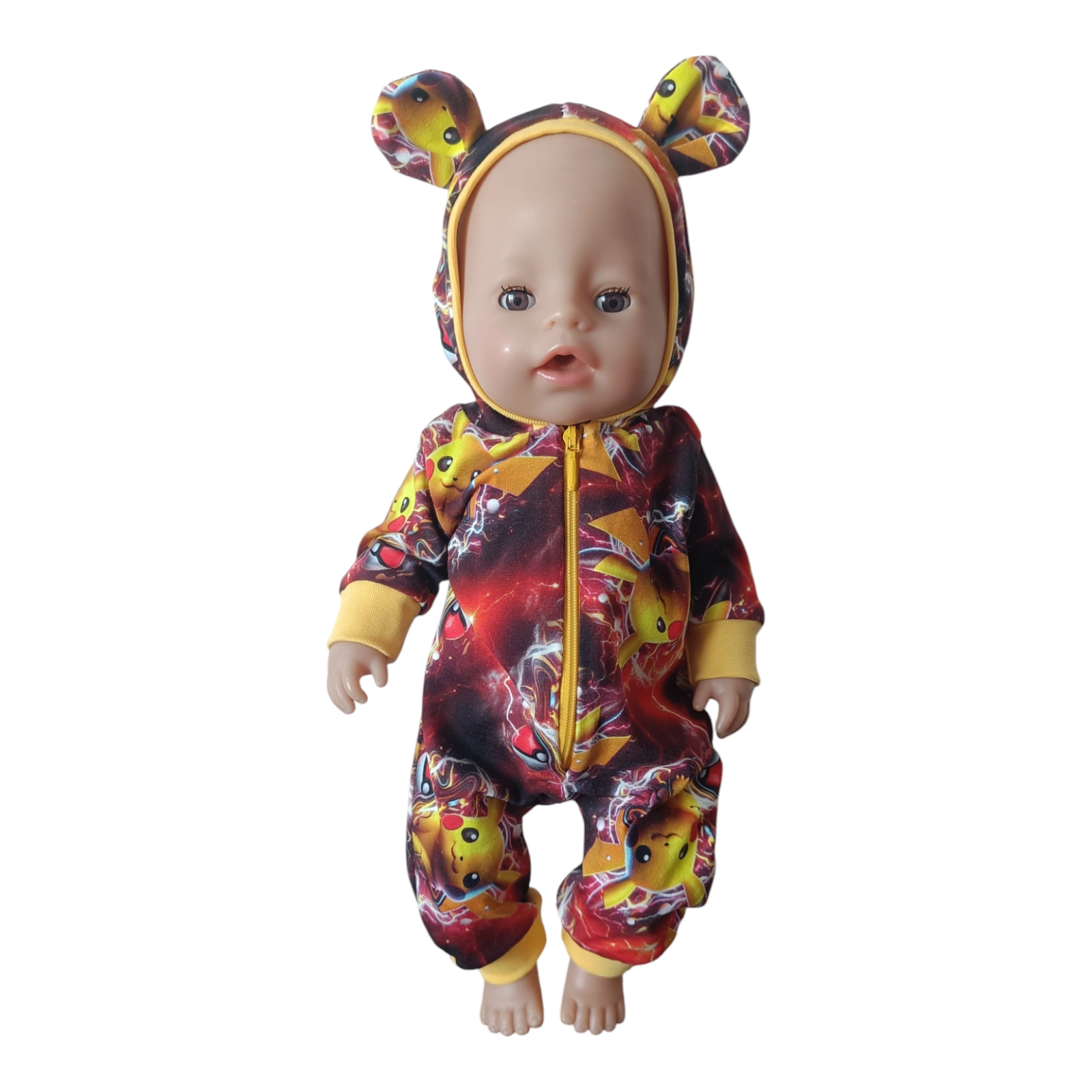 Kombekas nukule kollase tegelasega (nukuriided)