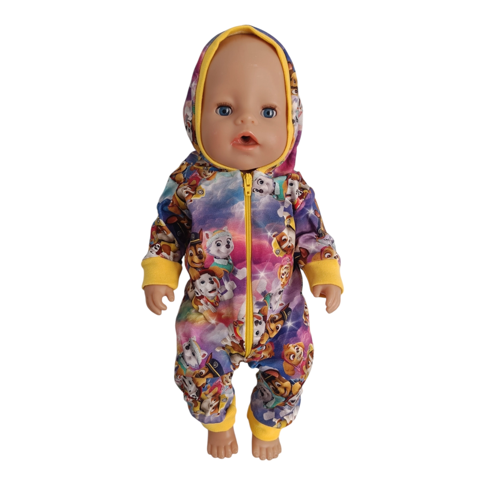 Kombekas nukule kutsikad värvilisel (nukuriided)